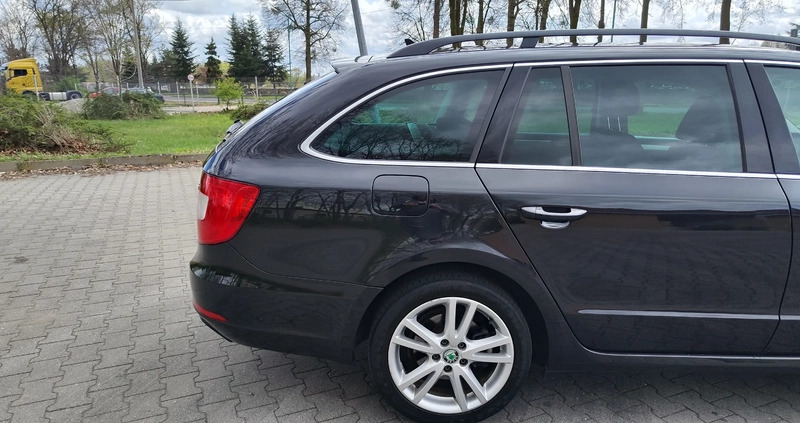 Skoda Superb cena 35900 przebieg: 277000, rok produkcji 2013 z Praszka małe 497